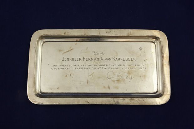 Verjaardagscadeau Avery Brundage aan Van Karnebeek